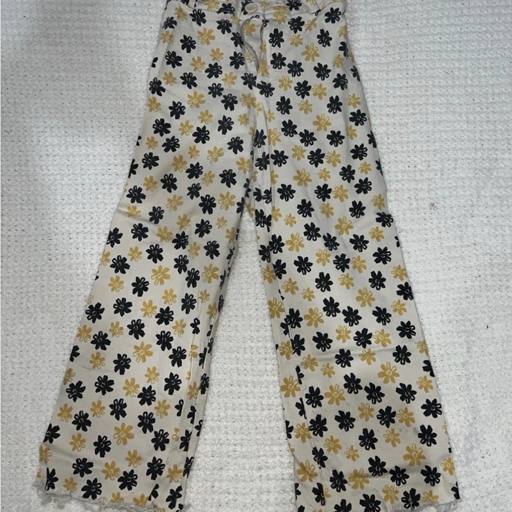 SHEIN Black and Gold Floral Capris